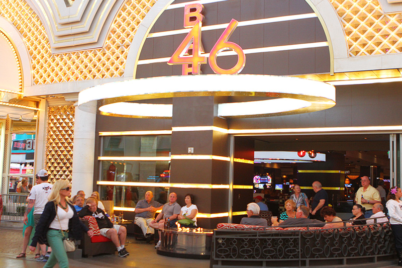 11 Great Places to Sit and People-Watch On Fremont Street