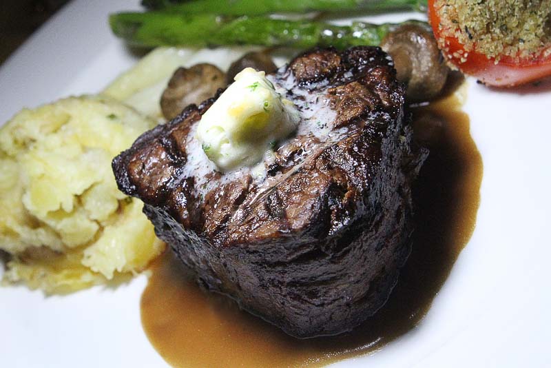 Hugo's cellar steak